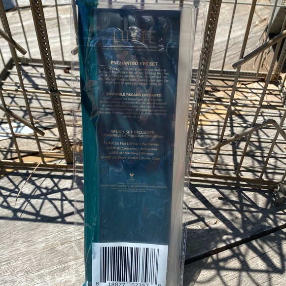 LUXIE Enchanted Eye Set NIB - Picture 4 of 6